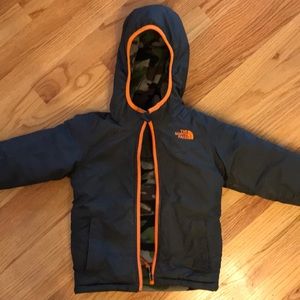 North Face reversible winter jacket size 3T.